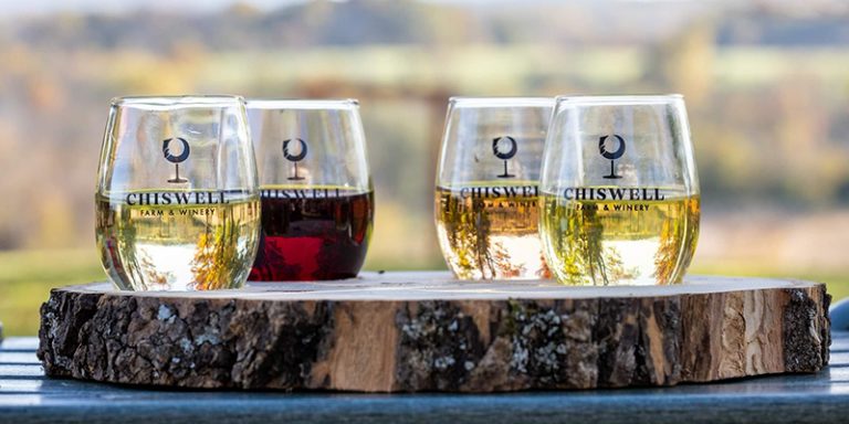 Chiswell-Farm-And-Winery-Wine-Flight-800x400