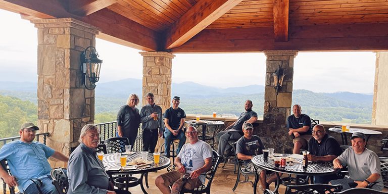 Hazy-Mountain-Vineyards-and-Brewery-Patio-800x400