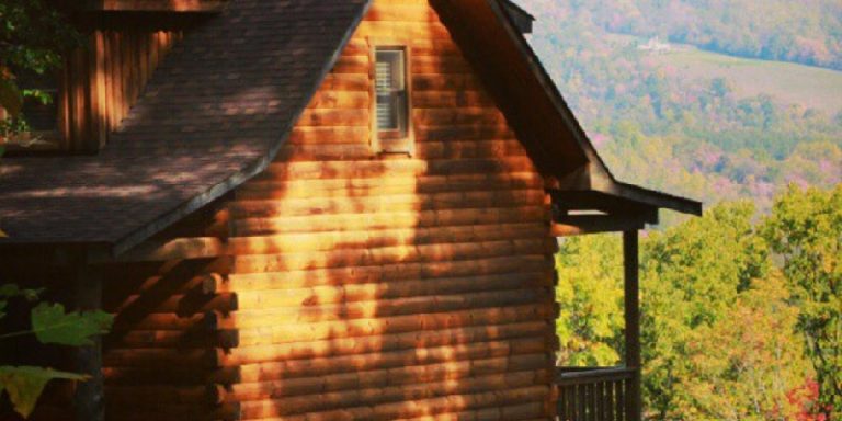 Lydia-Mountain-Lodge-&-Cabins-porch-view