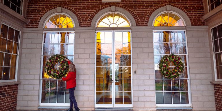 Monticello-Holiday-wreath