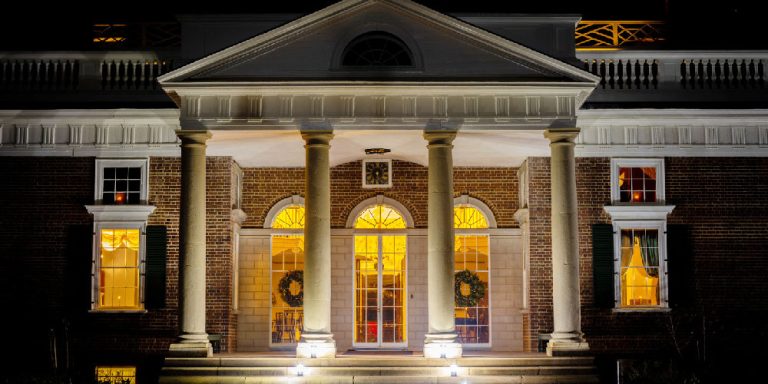 Monticello-night-holidays-wreath