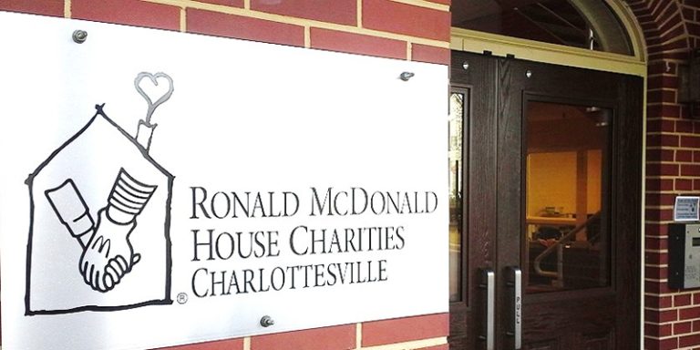 Ronald-McDonald-House-Sign-At-Door-800x400