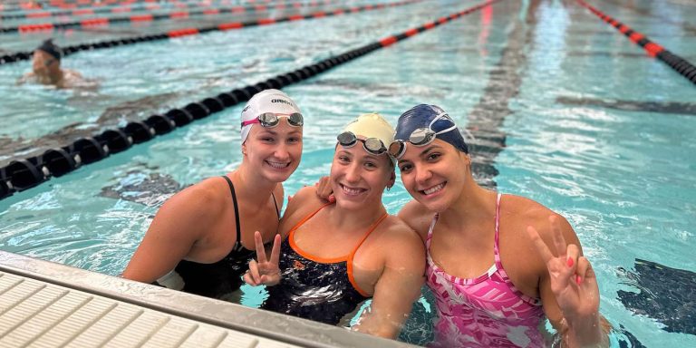UVA-woman-swimmers
